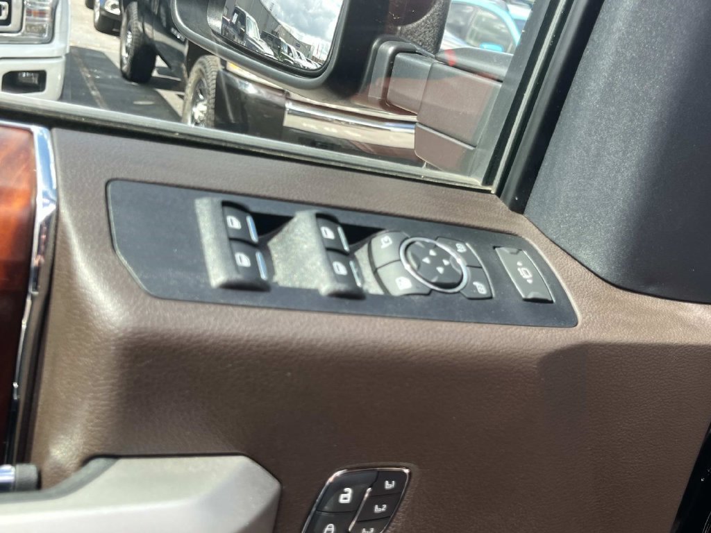 Certified 2022 Ford F350 King Ranch w/ King Ranch Ultimate Package AWD/4WD image 33