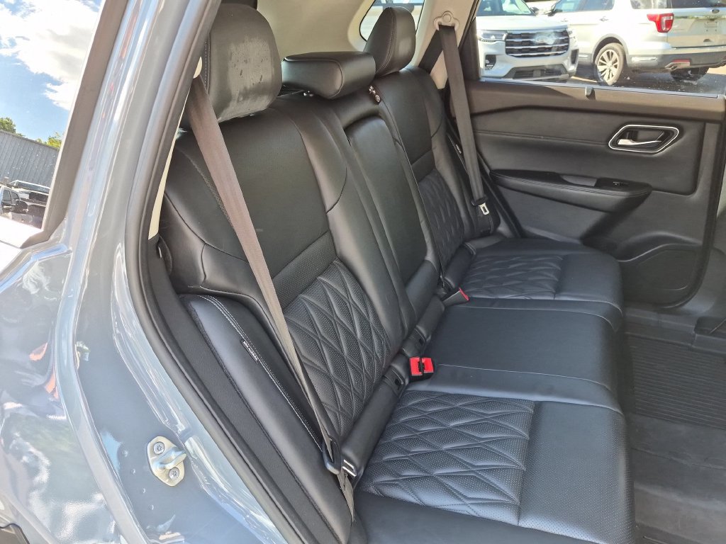 Used 2021 Nissan Rogue Platinum AWD/4WD image 35