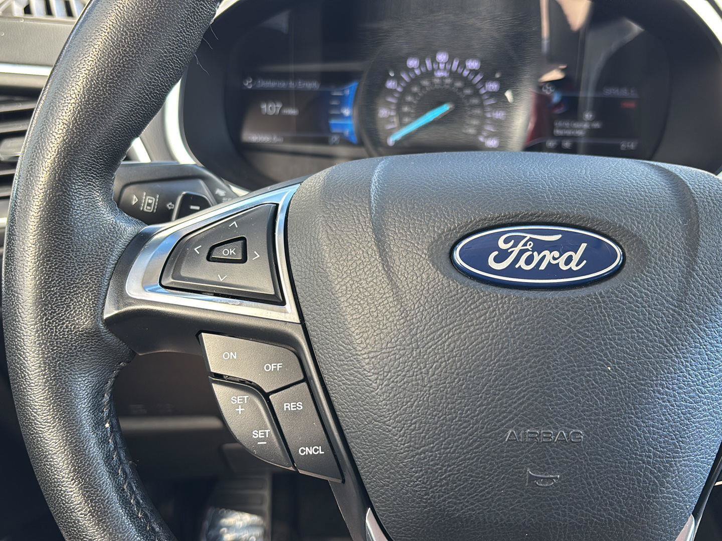 Certified 2019 Ford Edge Titanium w/ Cold Weather Package AWD/4WD image 18