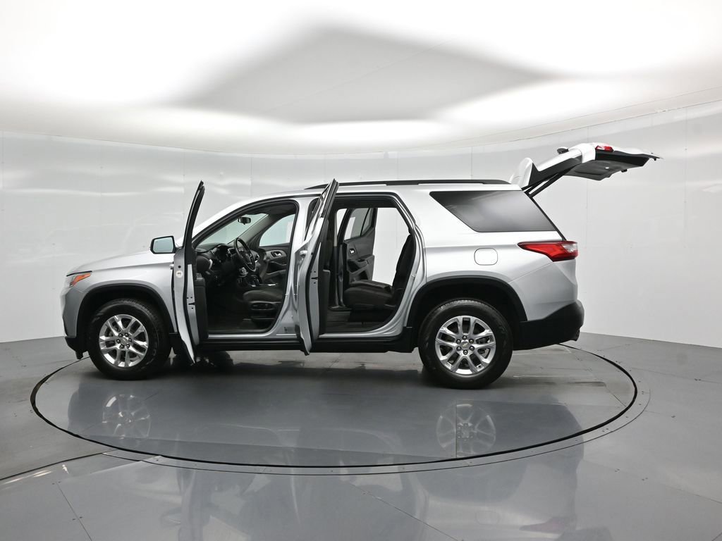 Used 2021 Chevrolet Traverse LT image 58
