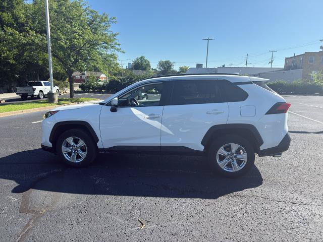 Used 2020 Toyota RAV4 XLE AWD/4WD image 5