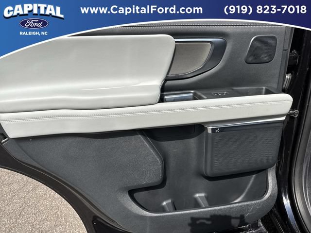 Certified 2025 Ford Expedition Platinum w/ Driver's Package AWD/4WD image 17