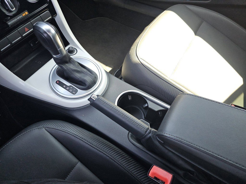 Used 2019 Volkswagen Beetle 2.0T S FWD image 30