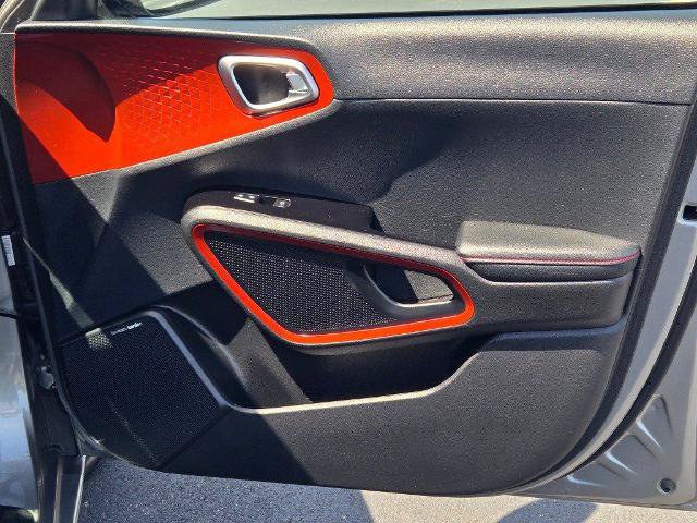 Used 2025 Kia Soul GT-Line w/ GT-Line Technology Package FWD image 6