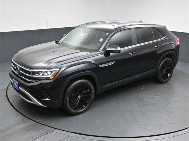 Used 2022 Volkswagen Atlas Cross Sport SE w/ Black Wheel Package image 3