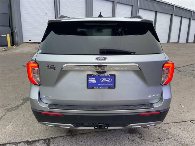 Certified 2023 Ford Explorer XLT w/ Equipment Group 202A image 4
