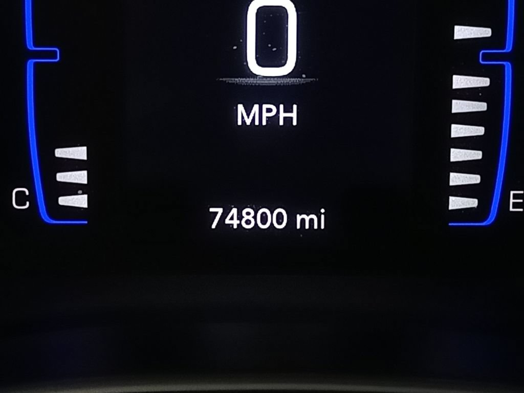 Used 2019 Chrysler Pacifica Touring Plus w/ Tire & Wheel Group FWD image 21