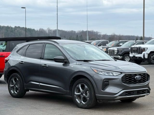 Certified 2023 Ford Escape ST-Line w/ Tech Pack #1 image 32