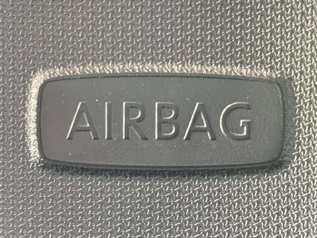Used 2023 Volkswagen Tiguan SE R-Line FWD image 27