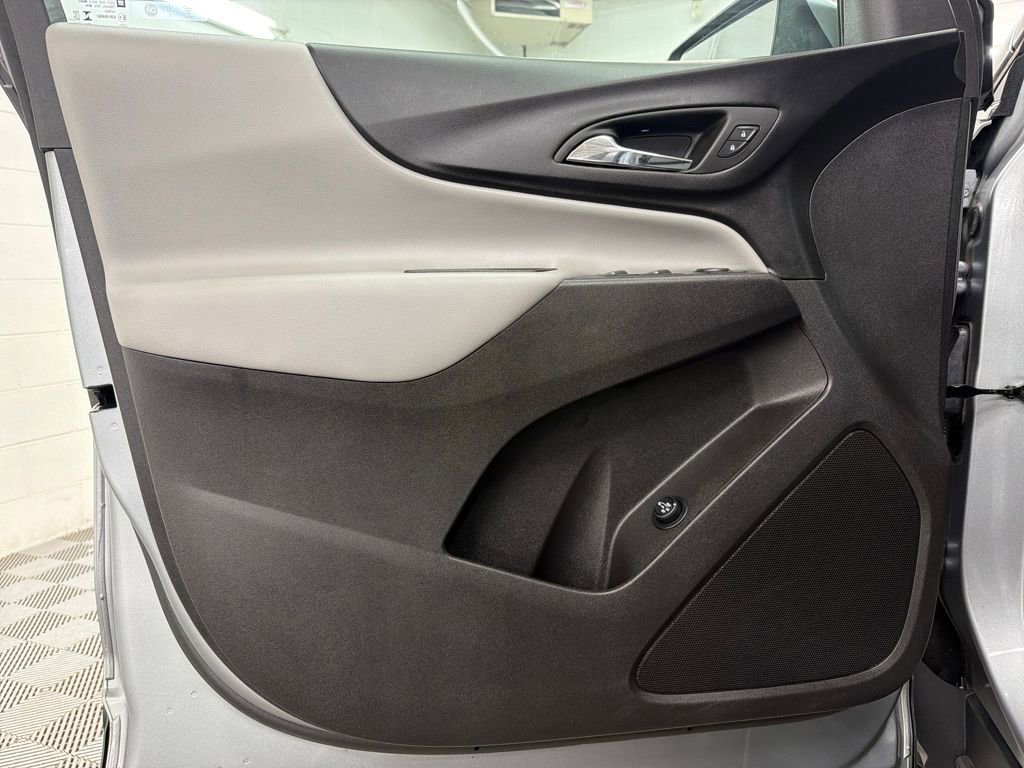 Used 2024 Chevrolet Equinox LT w/ Driver Convenience Package image 16