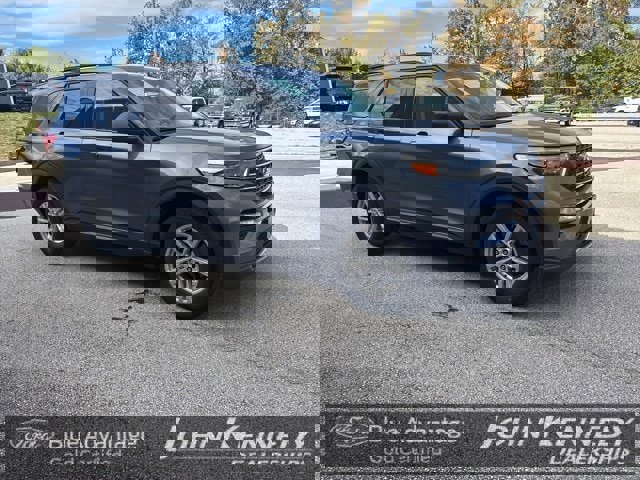 Certified 2022 Ford Explorer XLT w/ Equipment Group 202A image 16