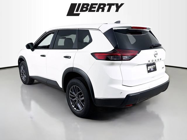 Used 2024 Nissan Rogue S image 3