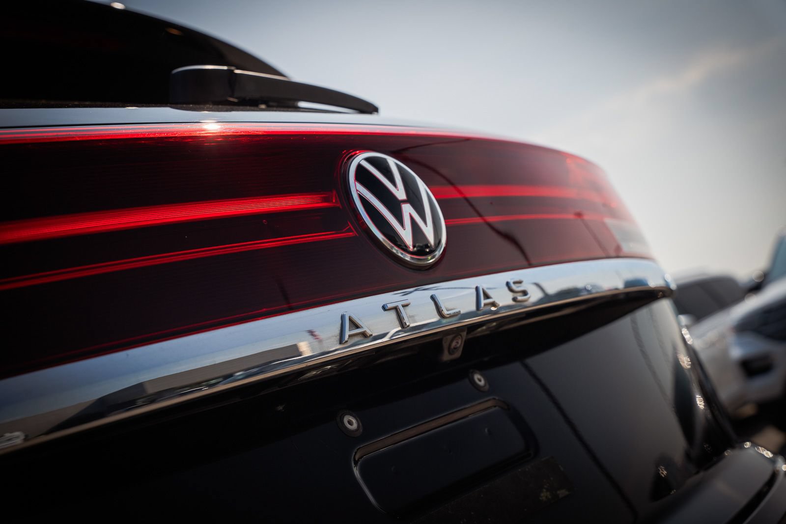 Used 2024 Volkswagen Atlas Cross Sport SE FWD image 19