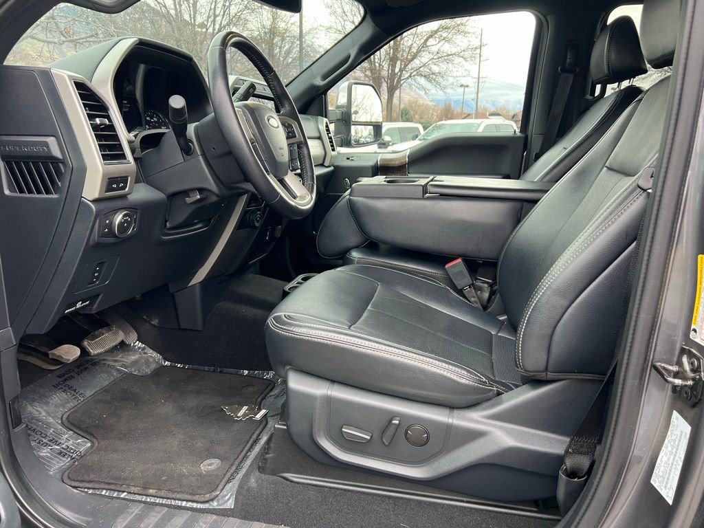 Certified 2022 Ford F350 Lariat w/ Chrome Package image 25