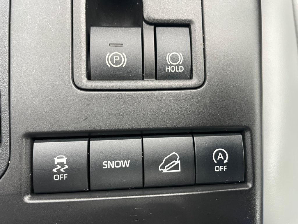 Used 2021 Toyota Highlander XLE AWD/4WD image 41