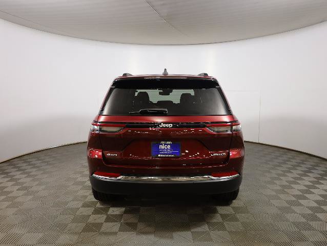 Used 2024 Jeep Grand Cherokee Limited AWD/4WD image 6