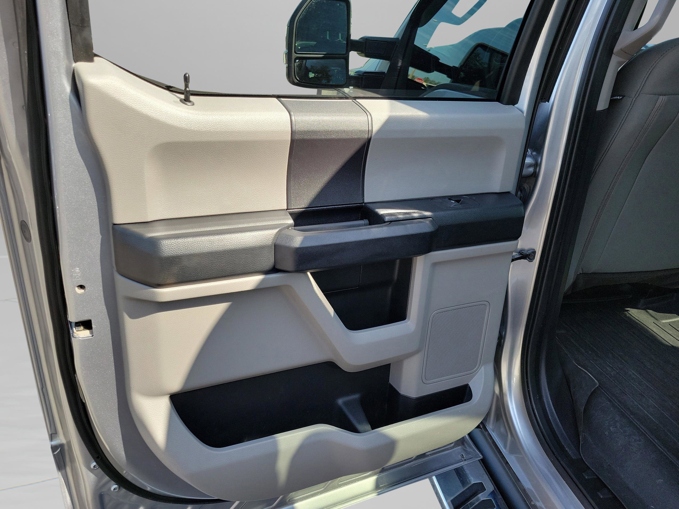 Certified 2020 Ford F250 XL w/ STX Appearance Package image 28