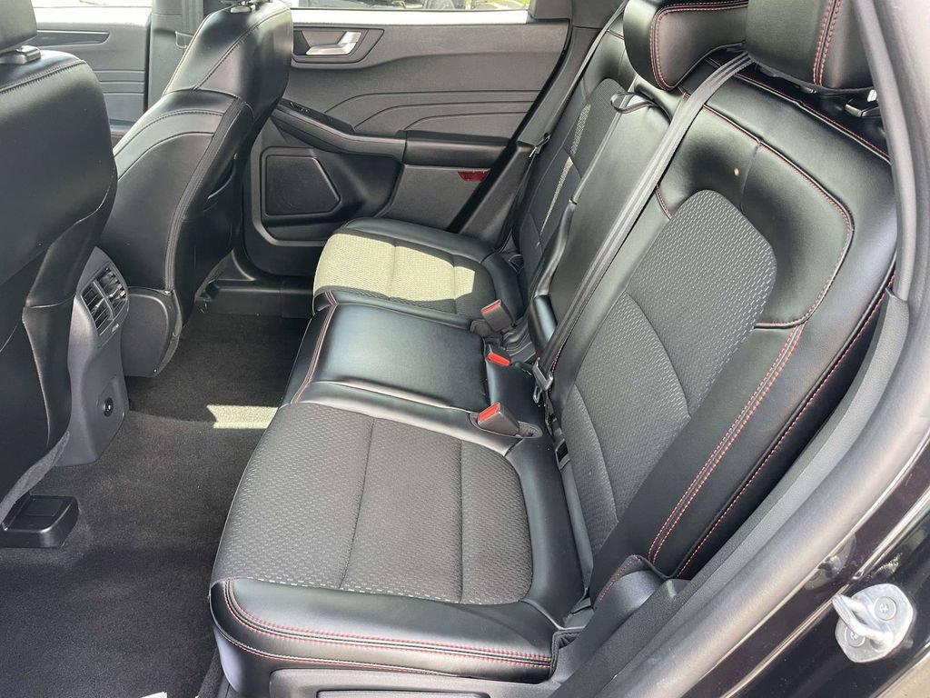 Certified 2025 Ford Escape ST-Line AWD/4WD image 12