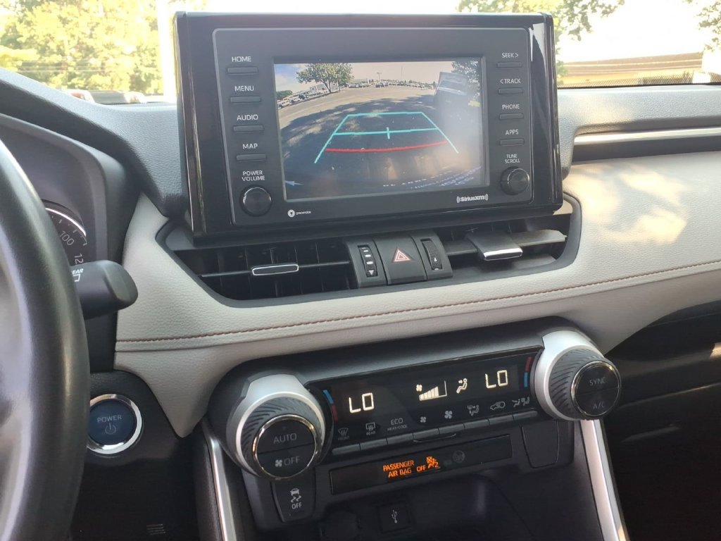 Used 2022 Toyota RAV4 XLE Premium AWD/4WD image 23