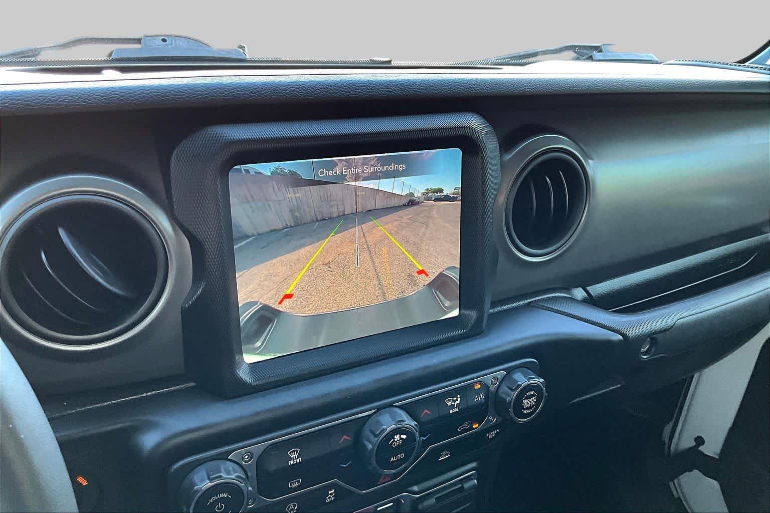 Used 2023 Jeep Gladiator Sport AWD/4WD image 29