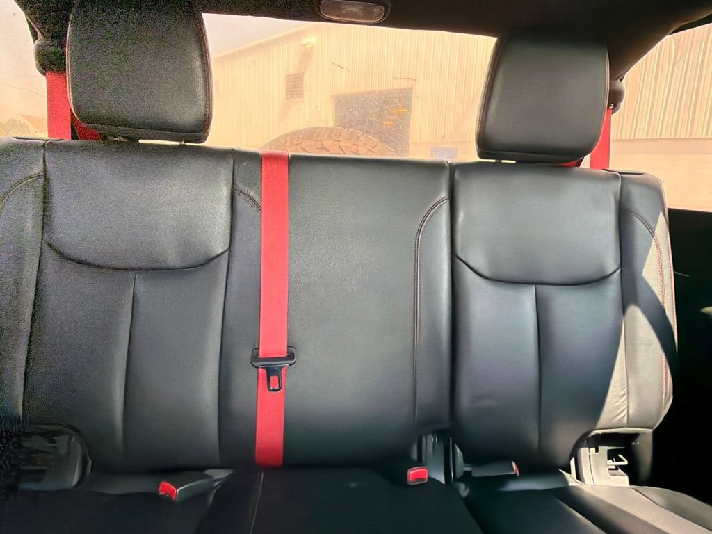 Used 2018 Jeep Wrangler Unlimited Rubicon AWD/4WD image 41
