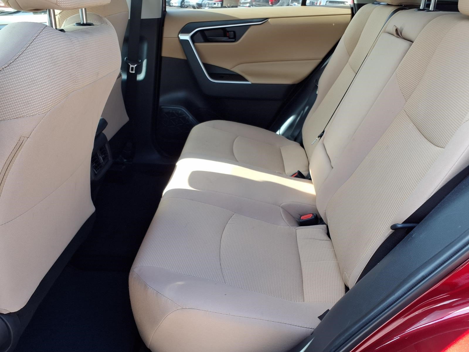 Used 2022 Toyota RAV4 LE AWD/4WD image 11