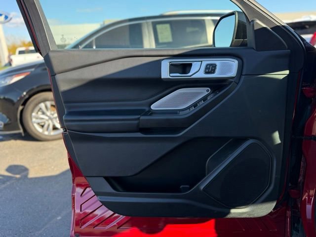 Certified 2020 Ford Explorer Platinum w/ Premium Technology Package image 25