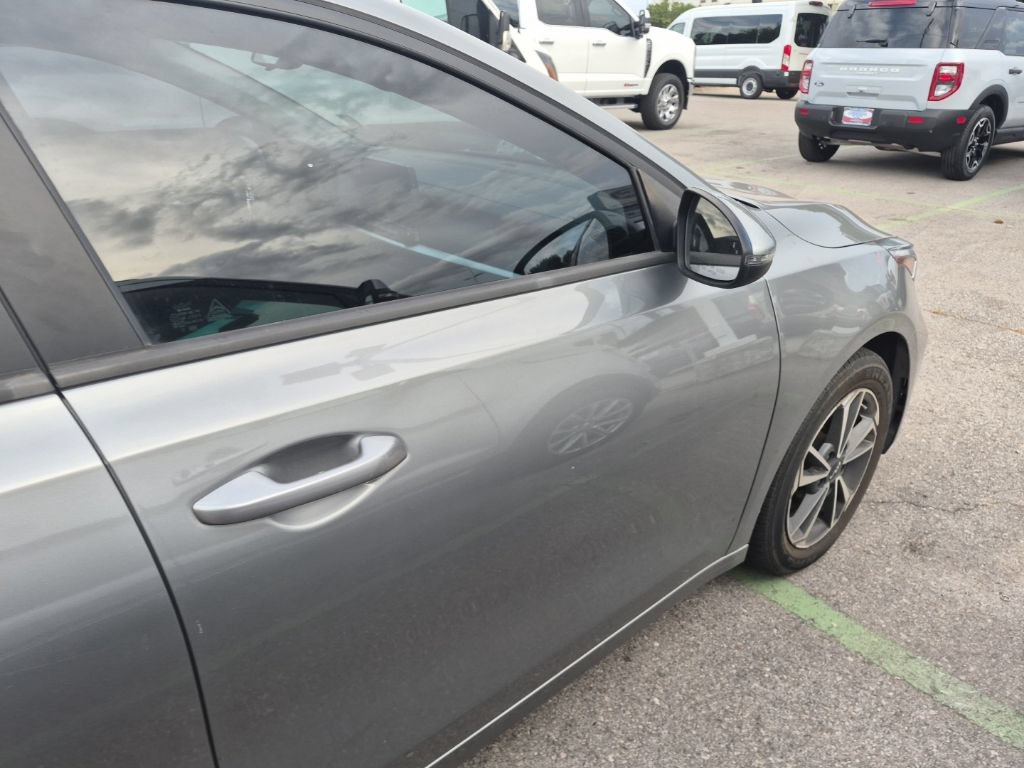 Used 2023 Kia Forte LXS w/ LXS Technology Package FWD image 19