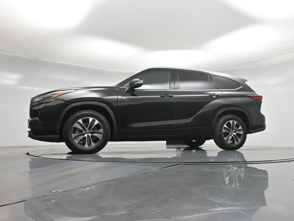 Used 2022 Toyota Highlander XLE FWD image 8