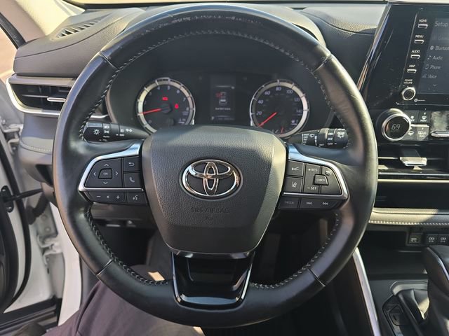 Used 2020 Toyota Highlander LE image 15