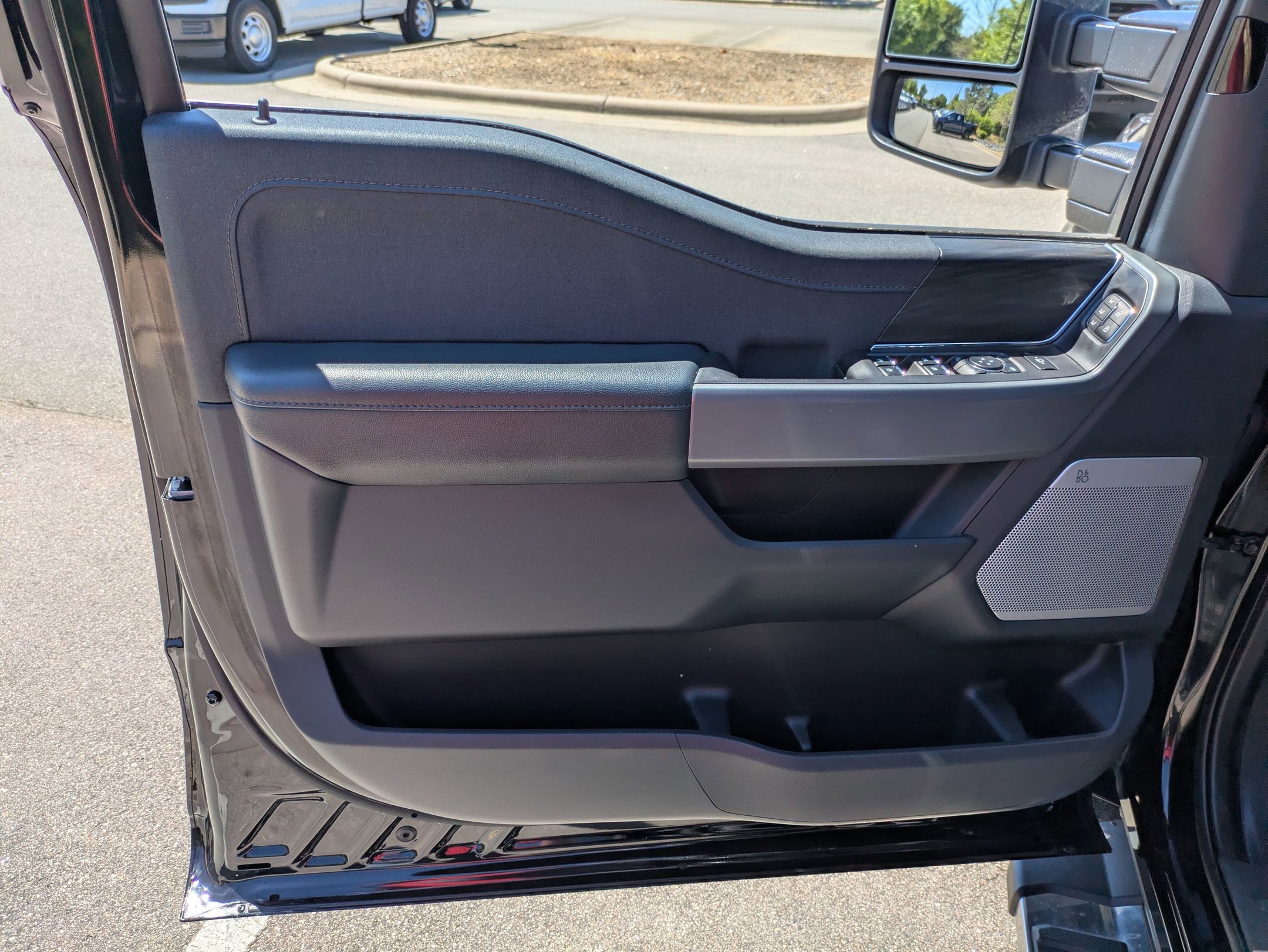 Certified 2024 Ford F150 Lariat w/ FX4 Off-Road Package AWD/4WD image 16