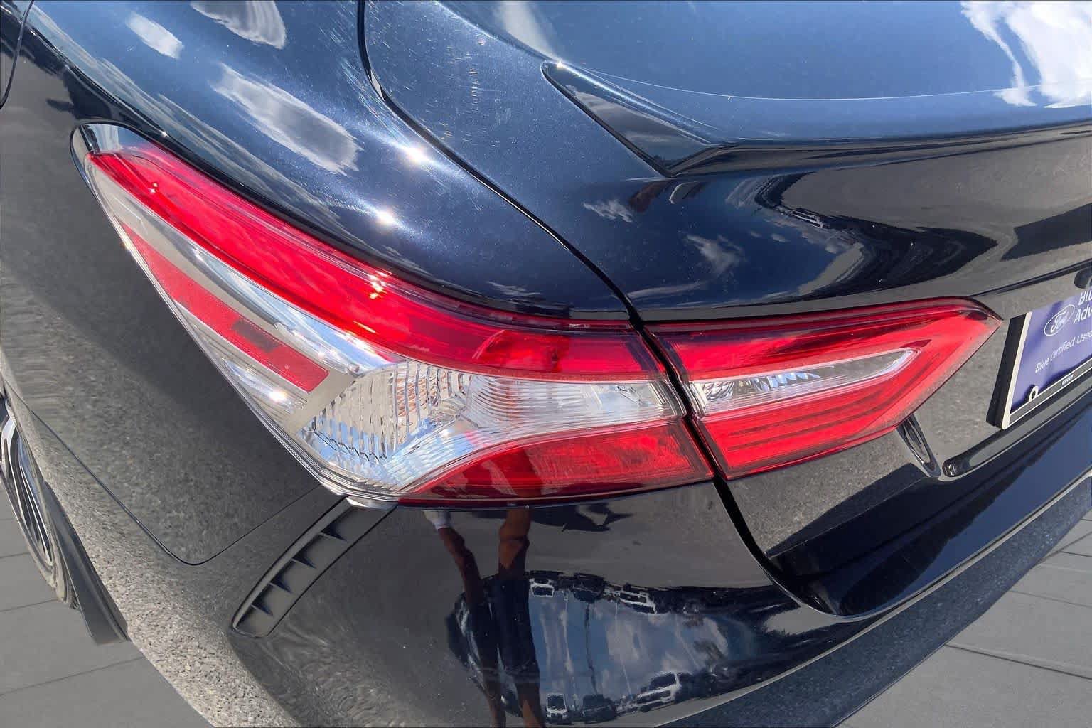 Used 2019 Toyota Camry SE w/ Convenience Package FWD image 29