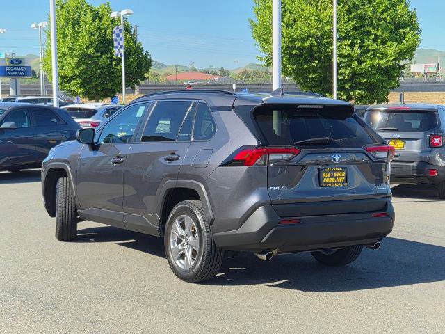 Used 2022 Toyota RAV4 LE AWD/4WD image 3