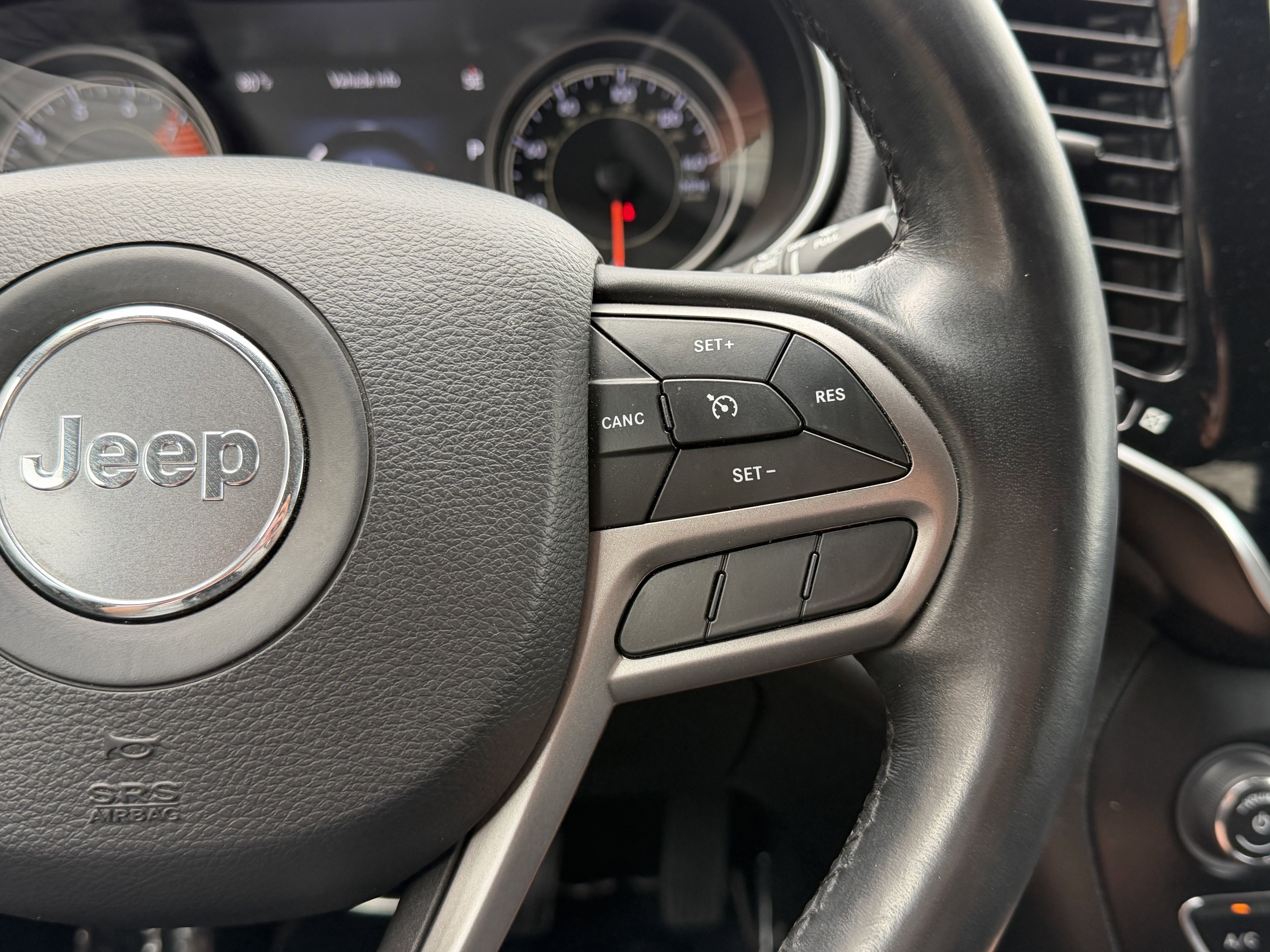 Used 2019 Jeep Cherokee Limited AWD/4WD image 18