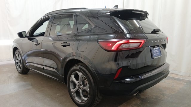Certified 2023 Ford Escape ST-Line AWD/4WD image 4
