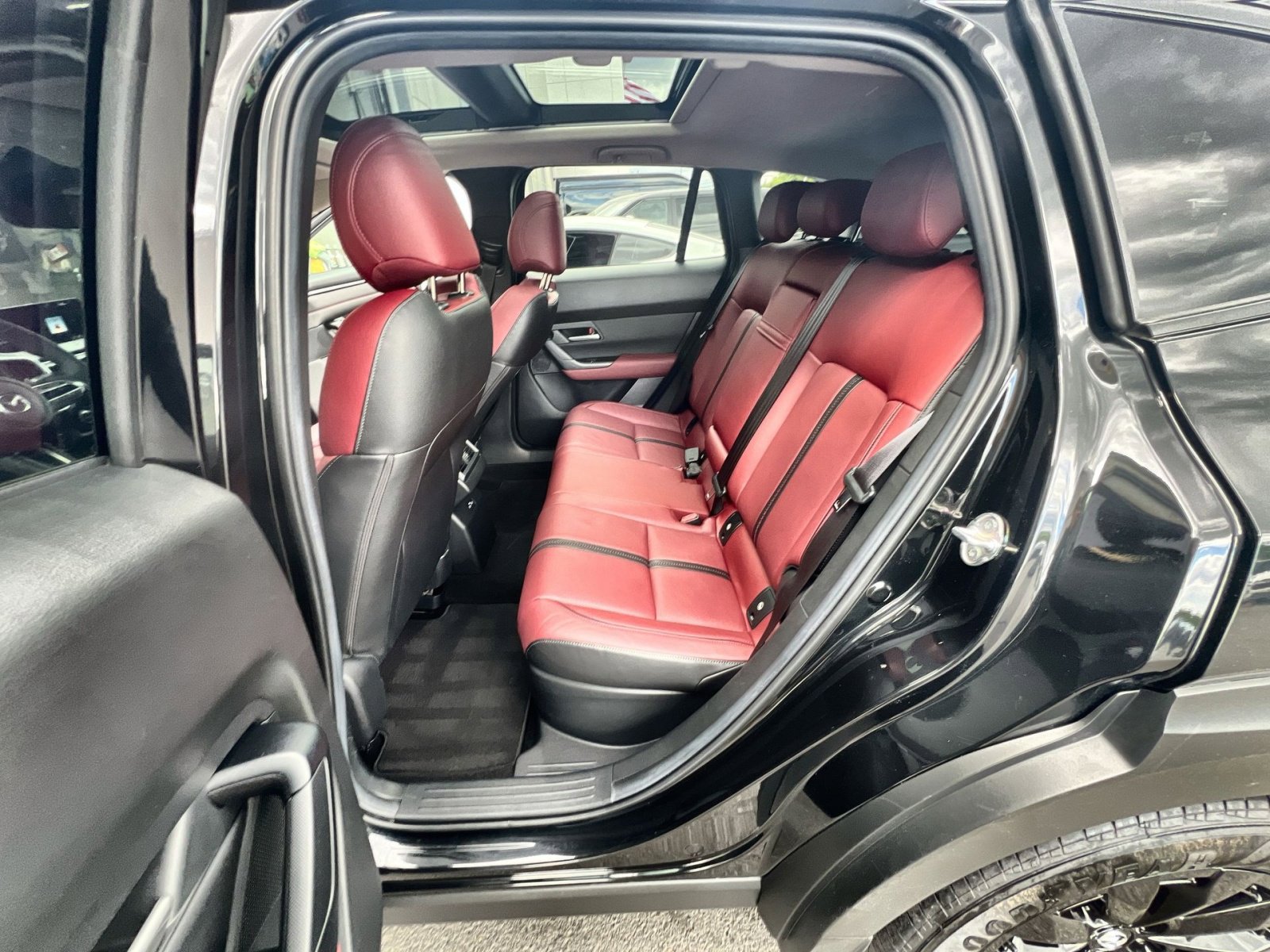 Used 2025 MAZDA CX-50 AWD 2.5 Hybrid w/ Premium Pkg image 32