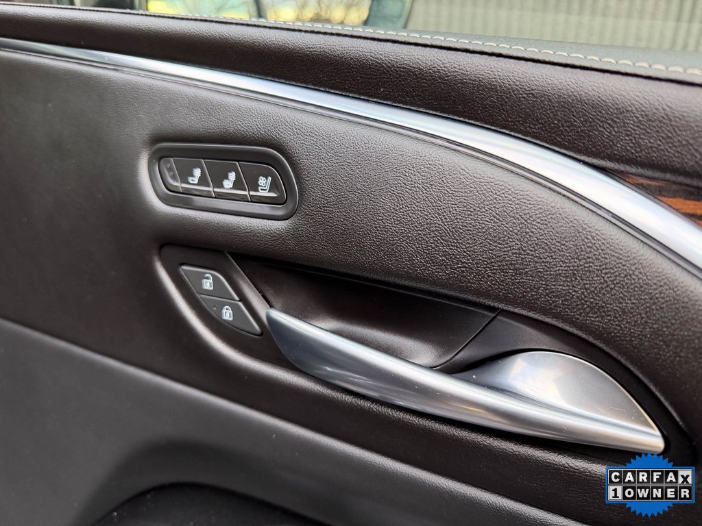 Used 2021 Cadillac Escalade Premium Luxury image 35