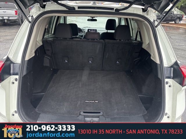 Used 2024 Nissan Rogue S FWD image 9