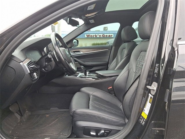 Used 2021 BMW 530i xDrive w/ Premium Package image 14