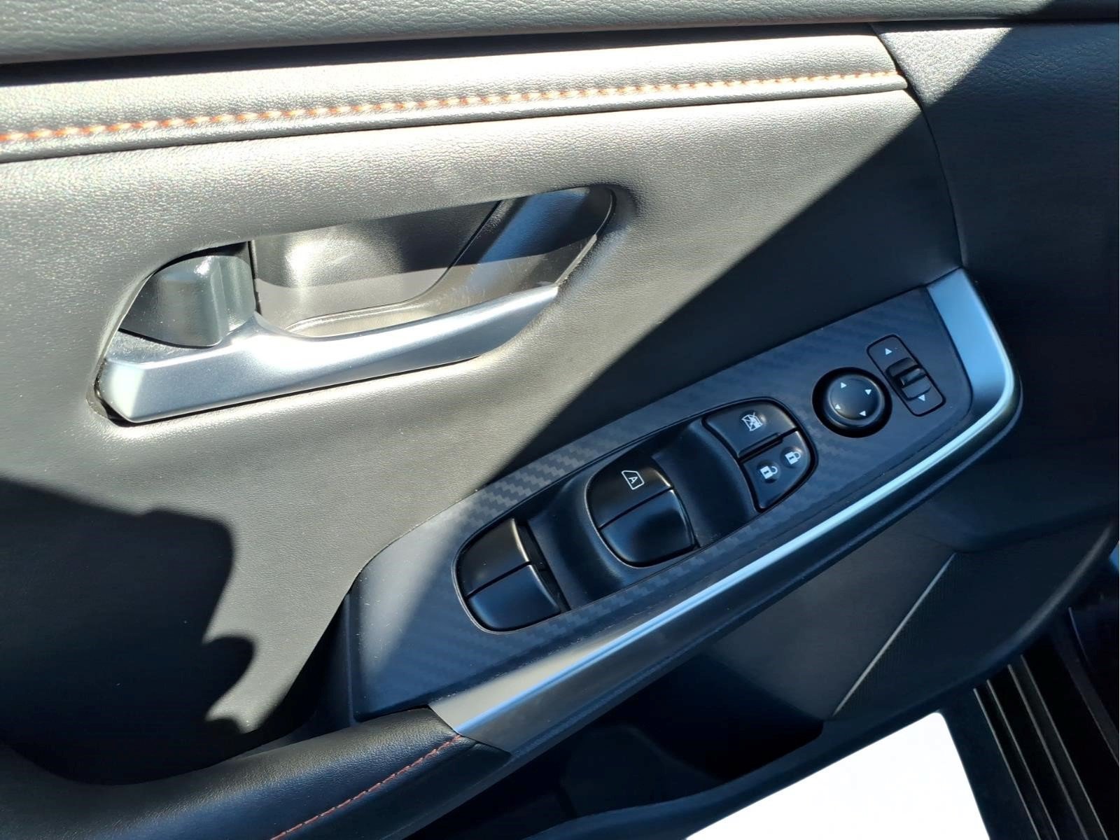 Used 2025 Nissan Sentra SR FWD image 18