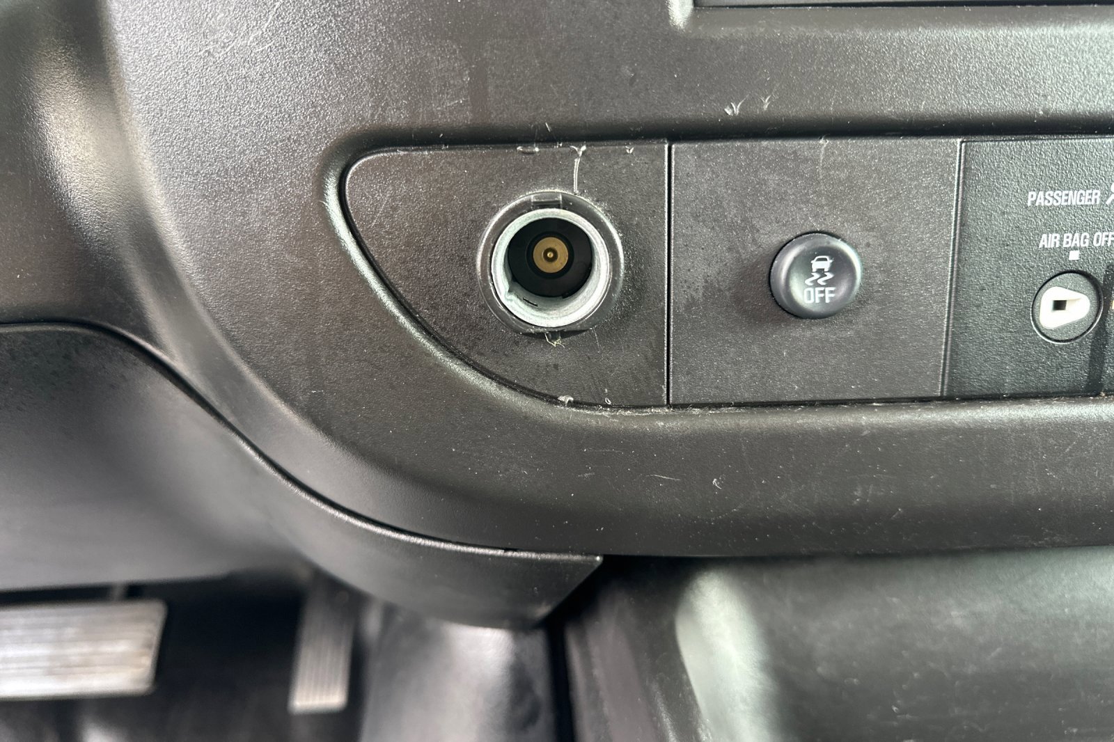 Used 2023 Chevrolet Express 2500 w/ Driver Convenience Package image 29