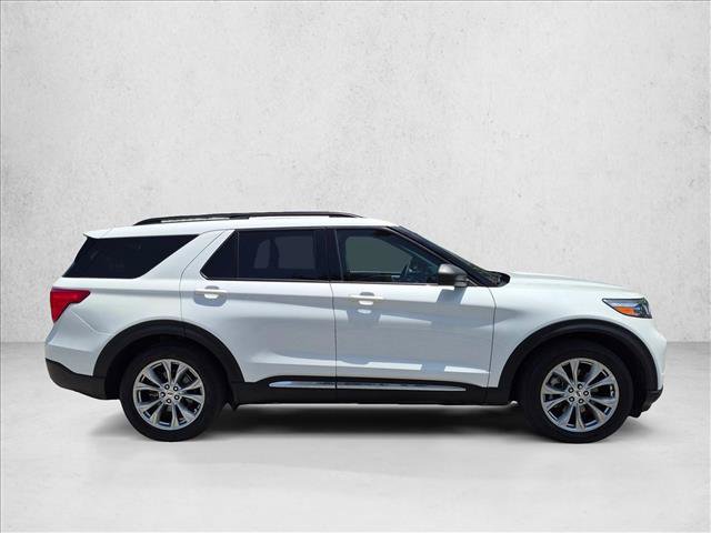 Certified 2023 Ford Explorer XLT w/ Equipment Group 202A RWD image 4