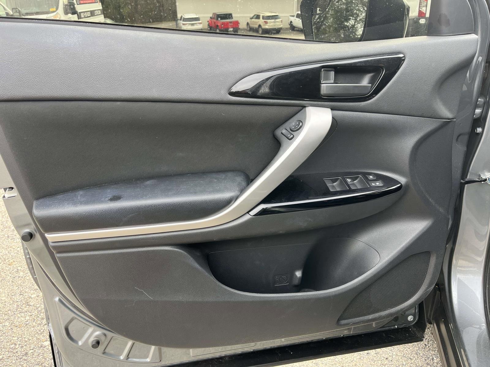 Used 2020 Mitsubishi Eclipse Cross LE image 14