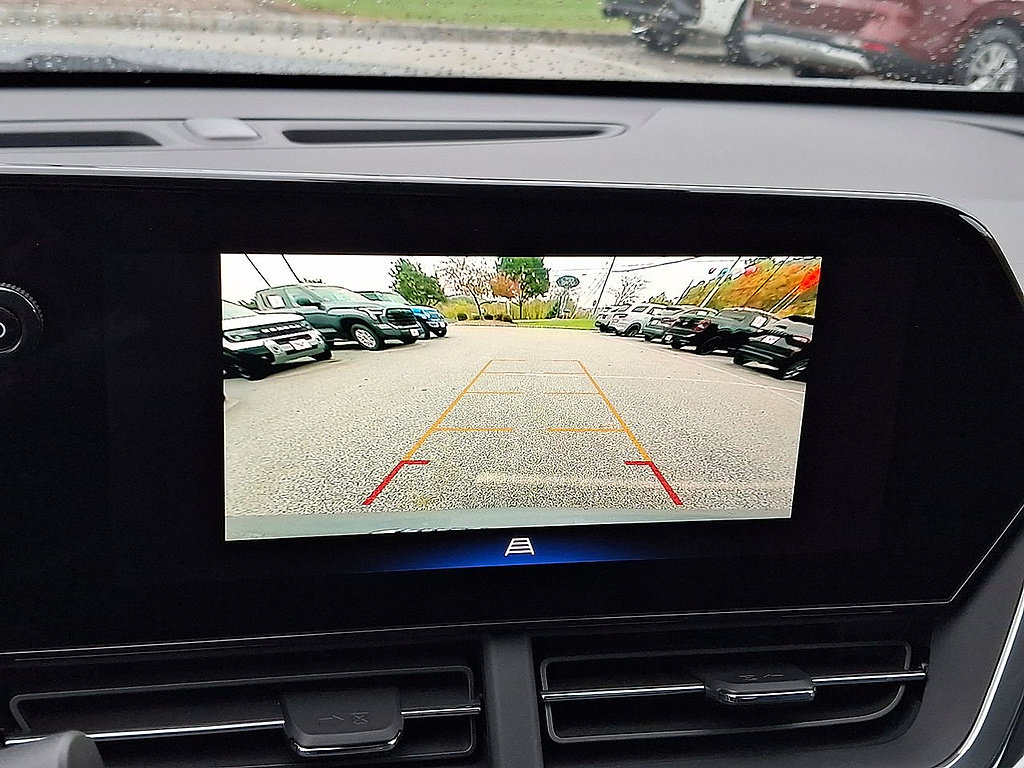 Used 2025 Chevrolet Trax LT FWD image 15