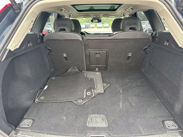 Used 2025 Volvo XC60 B5 Plus AWD/4WD image 9