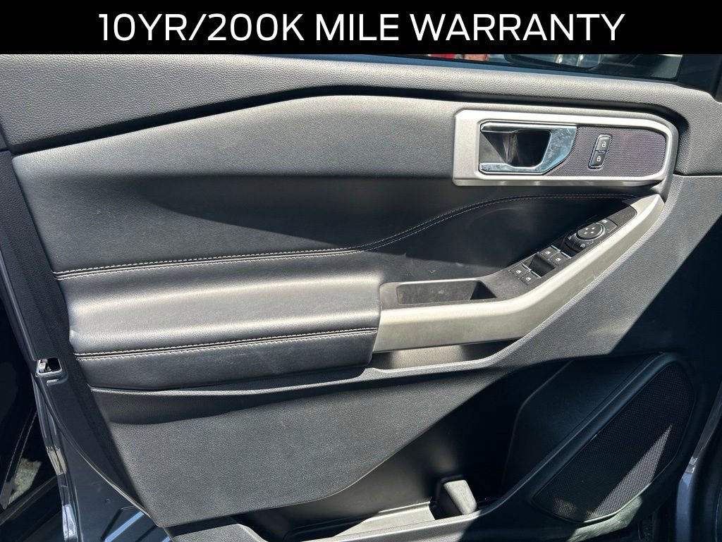 Certified 2022 Ford Explorer XLT w/ Equipment Group 202A AWD/4WD image 5