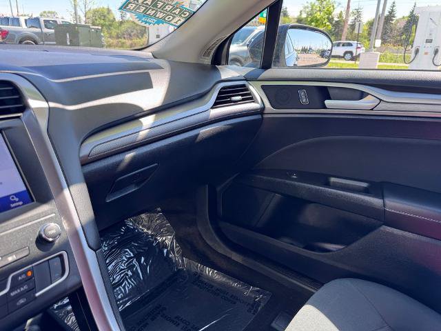 Certified 2020 Ford Fusion SE FWD image 23