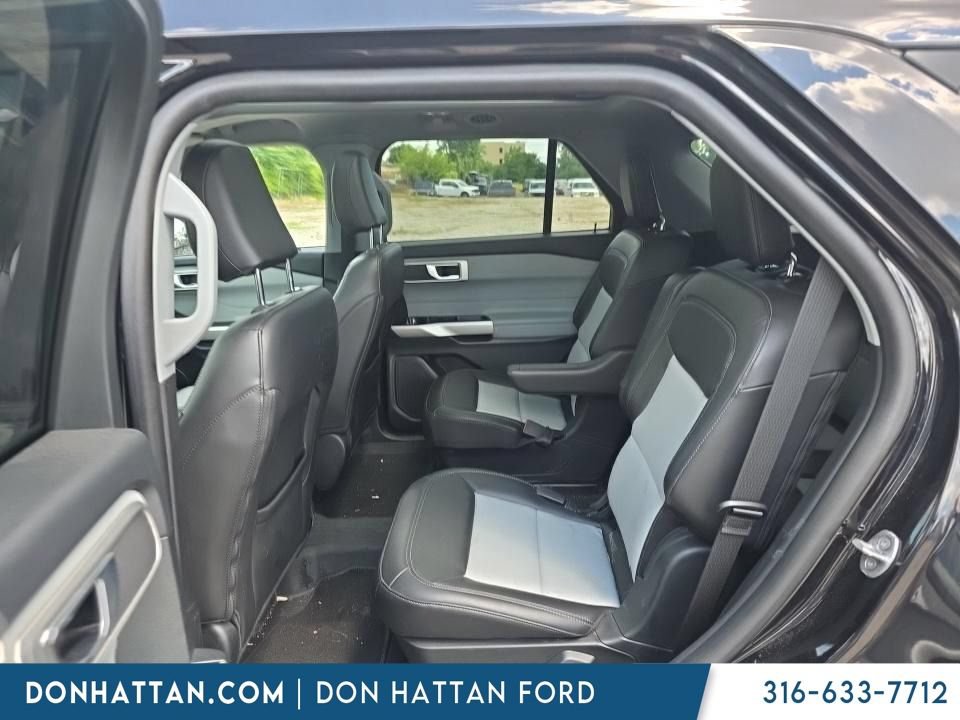 Certified 2023 Ford Explorer XLT w/ Equipment Group 202A AWD/4WD image 3