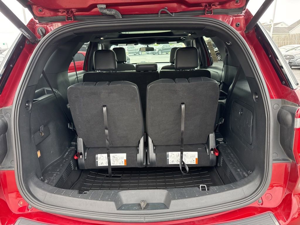 Certified 2019 Ford Explorer XLT w/ Equipment Group 202A AWD/4WD image 38