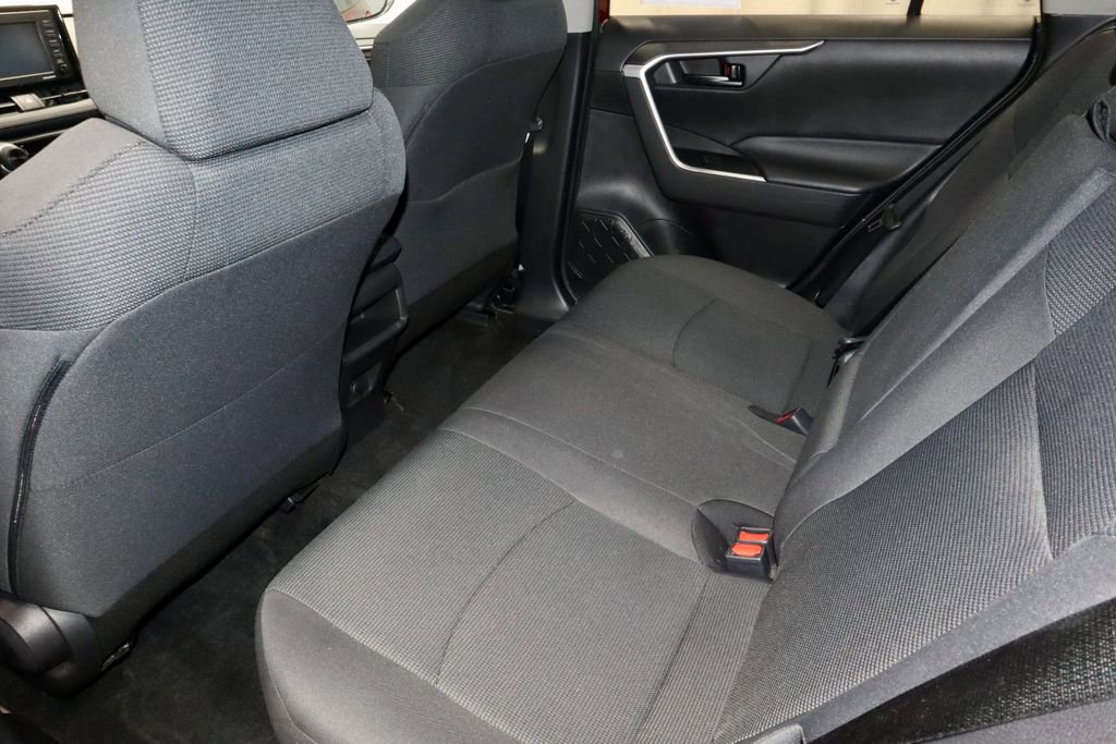 Used 2020 Toyota RAV4 LE w/ Carpet Mat Package FWD image 20